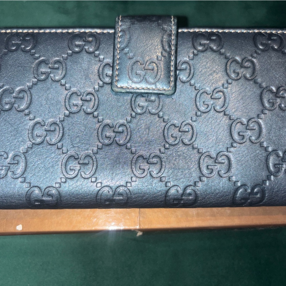 Gucci Blue Clutch with Iconic GG Monogram and Gold Hardware - Picture 2 of 10